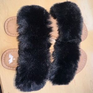 Cozy Black and Tan Slippers for Relaxation